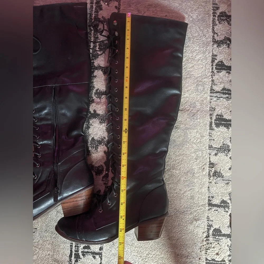 Knee high Black Lace Up Boots, warm fuzzy inside - Picture 14 of 16